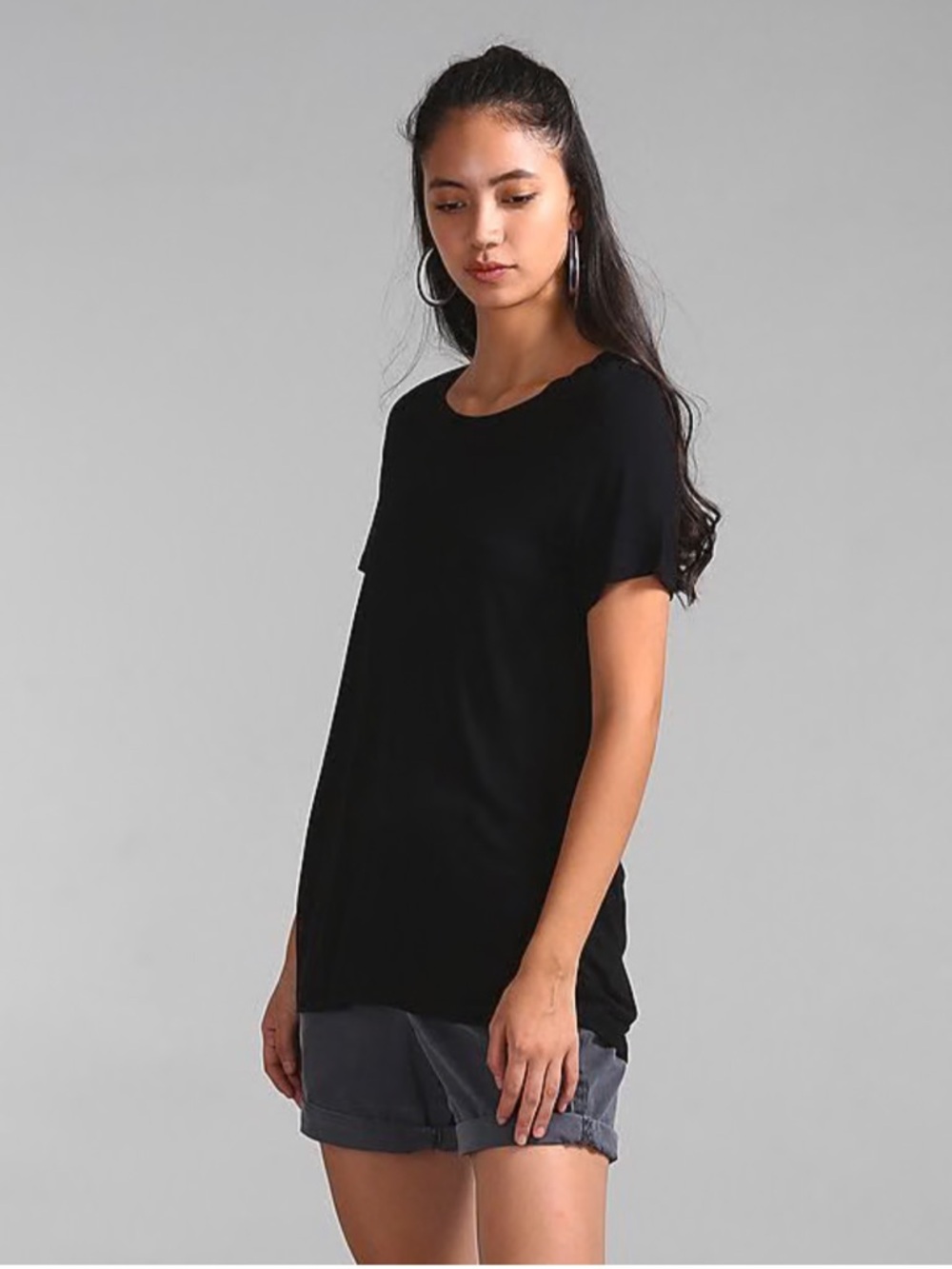 GAP Relaxed Crewneck Luxe Jersey T-shirt.  Size M
